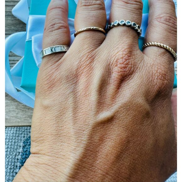 New Tiffany & Co Atlas Band in silver, Sz 5 - Picture 1 of 6